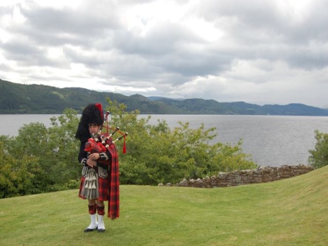 Explore Loch Ness and enjoy an optional visit to Urquhart Castle image