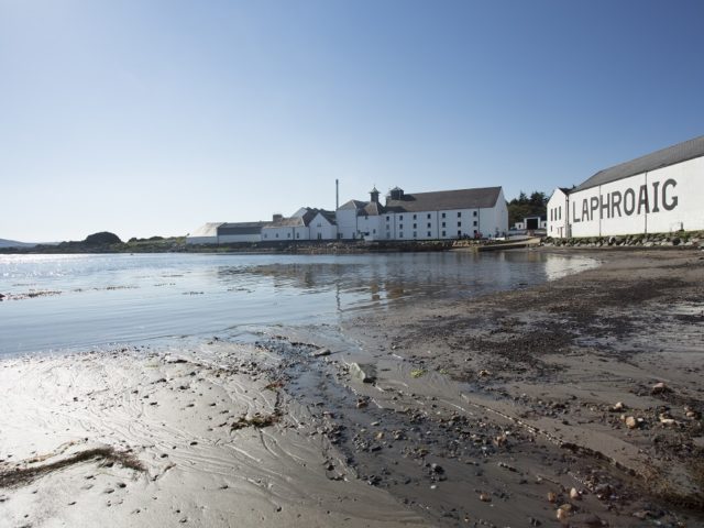 Explore our famous 'whisky island' during a couple of days on the Isle of Islay image
